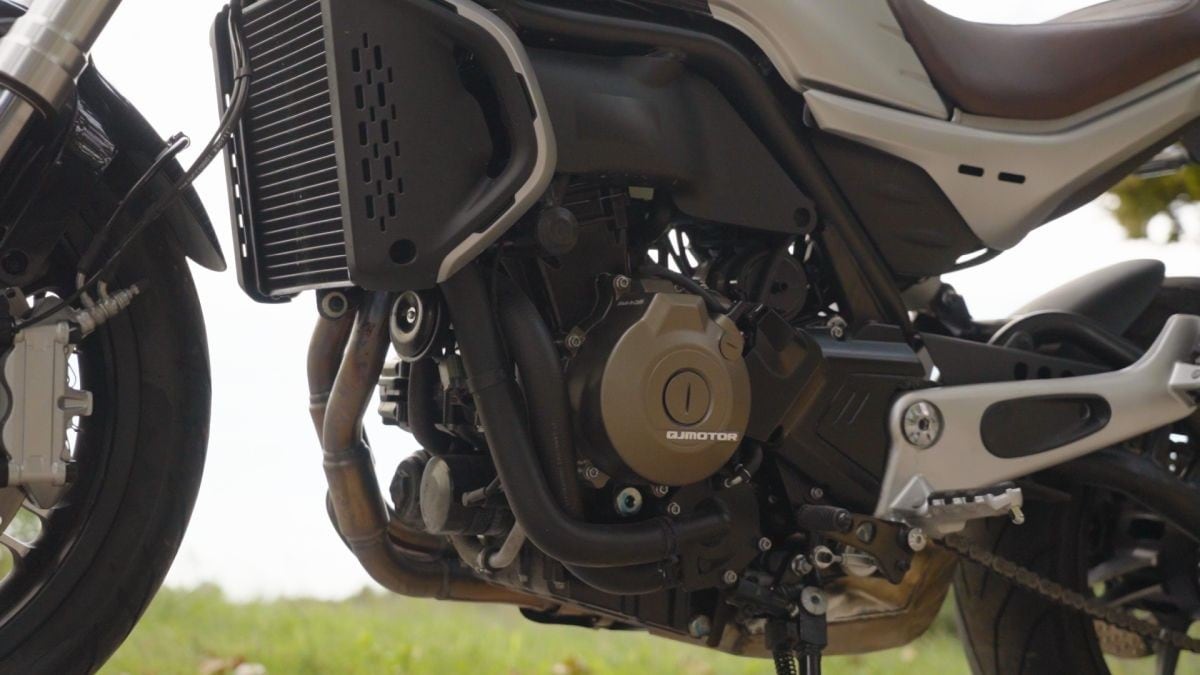 QJ MOTOR SRV 550: Media a sorpresa